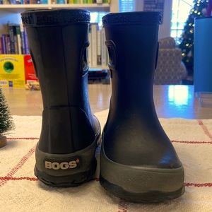 BOGS SKIPPER SOLID 
Kids' Rain Boots - Size 7